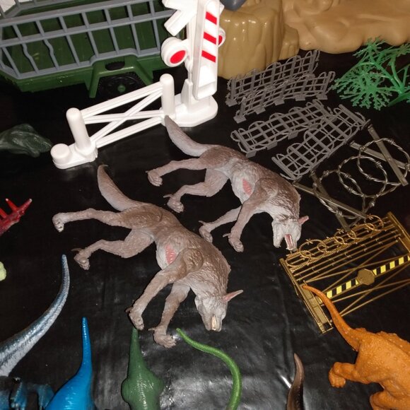 Dinosaur figures 30+  lots all kinds, small, large - Picture 2 of 16